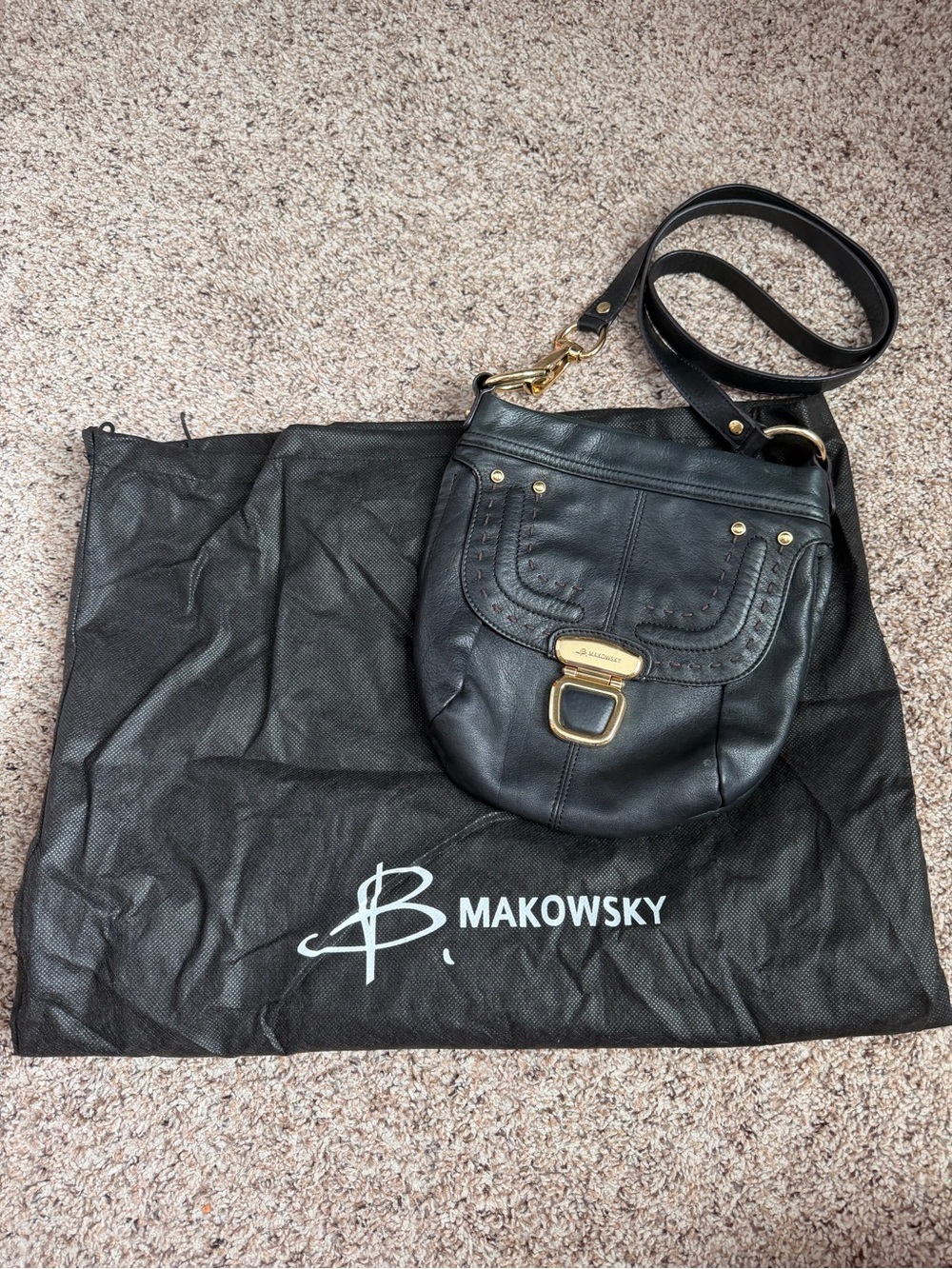 B. MAKOWSKY BLACK LEATHER CROSSBODY BAG PURSE